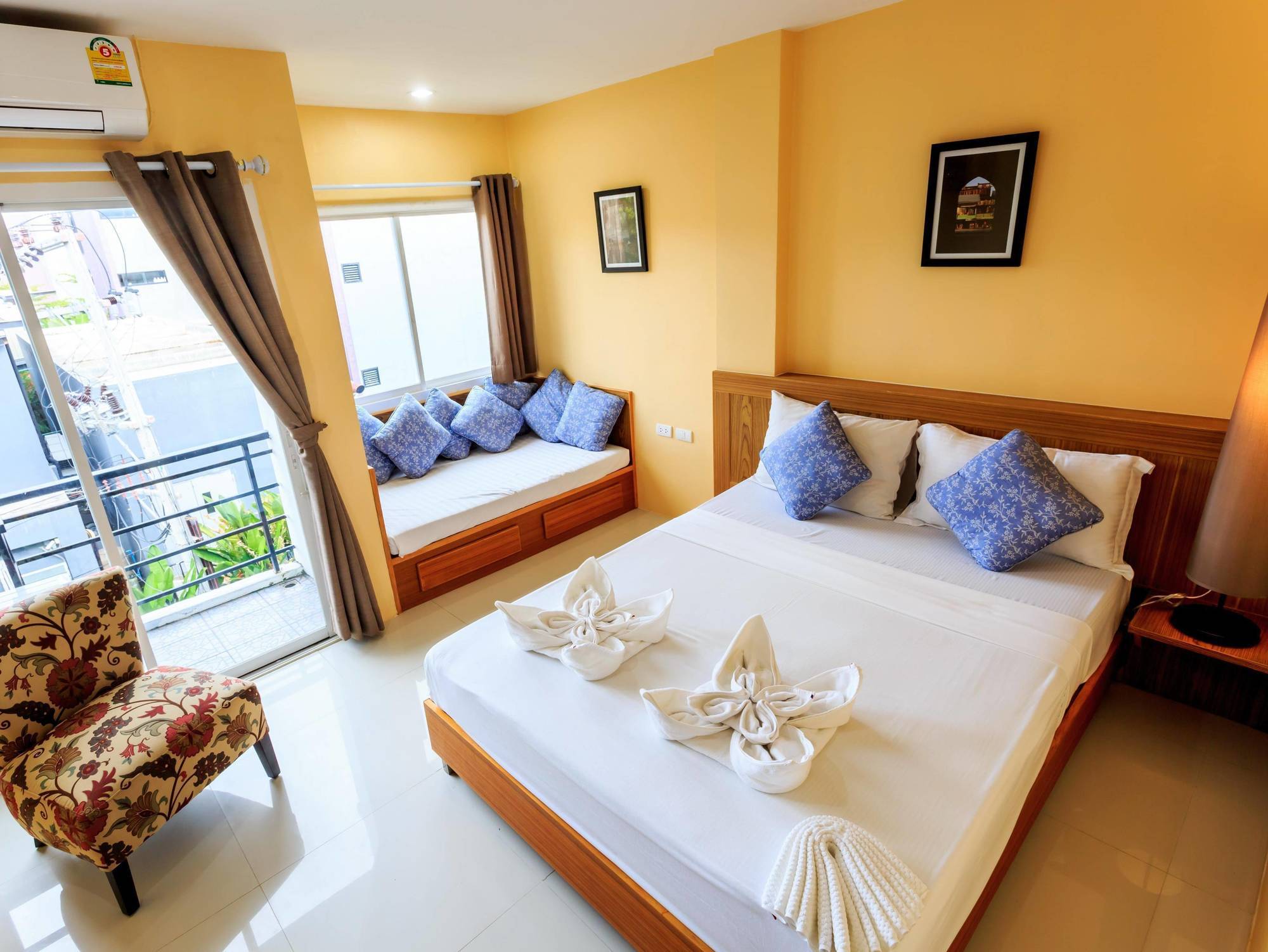 Patong Marina Hotel By Lofty Dış mekan fotoğraf